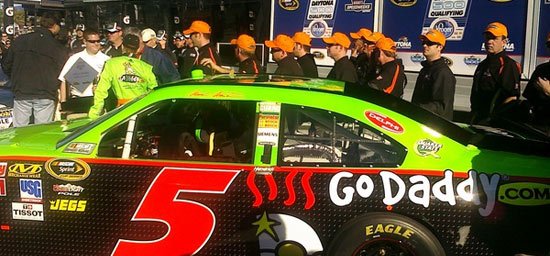 godaddy_race_car